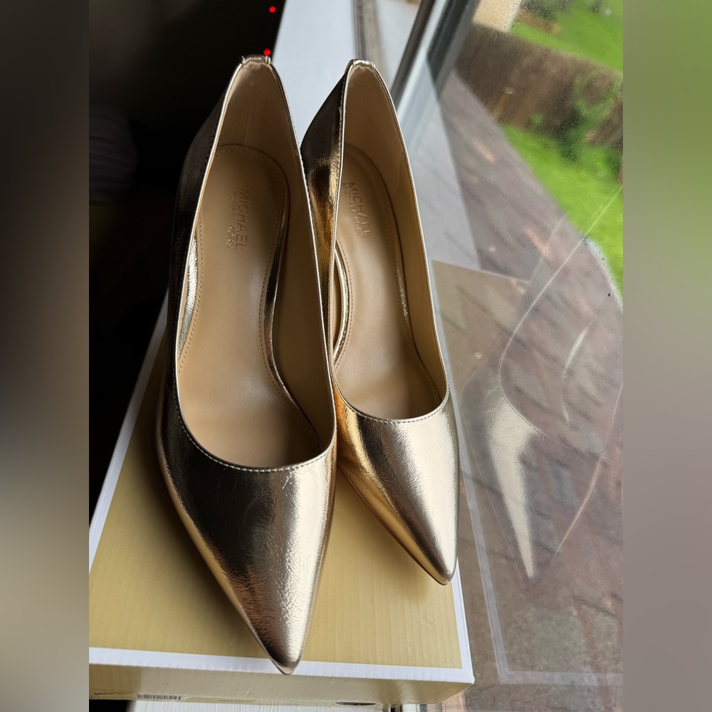 Michael Kors Gold Metallic Heels Elegant Pointed-Toe